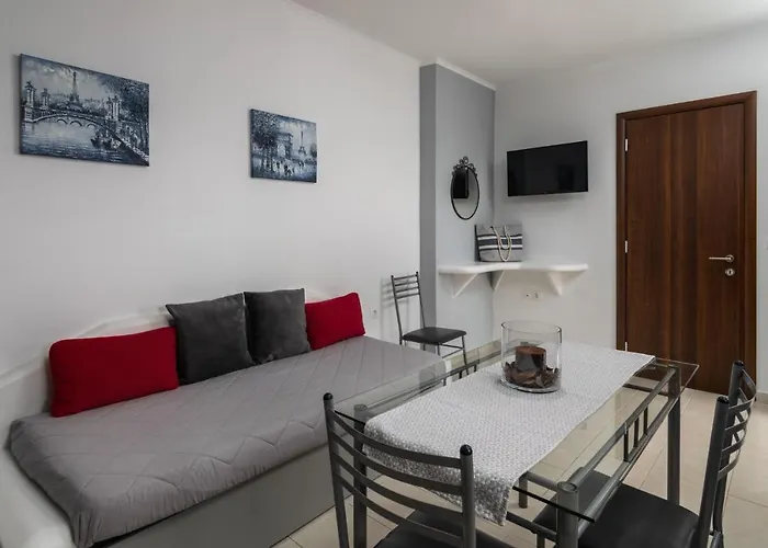 Sunny Deluxe Jacuzzi Lejlighed